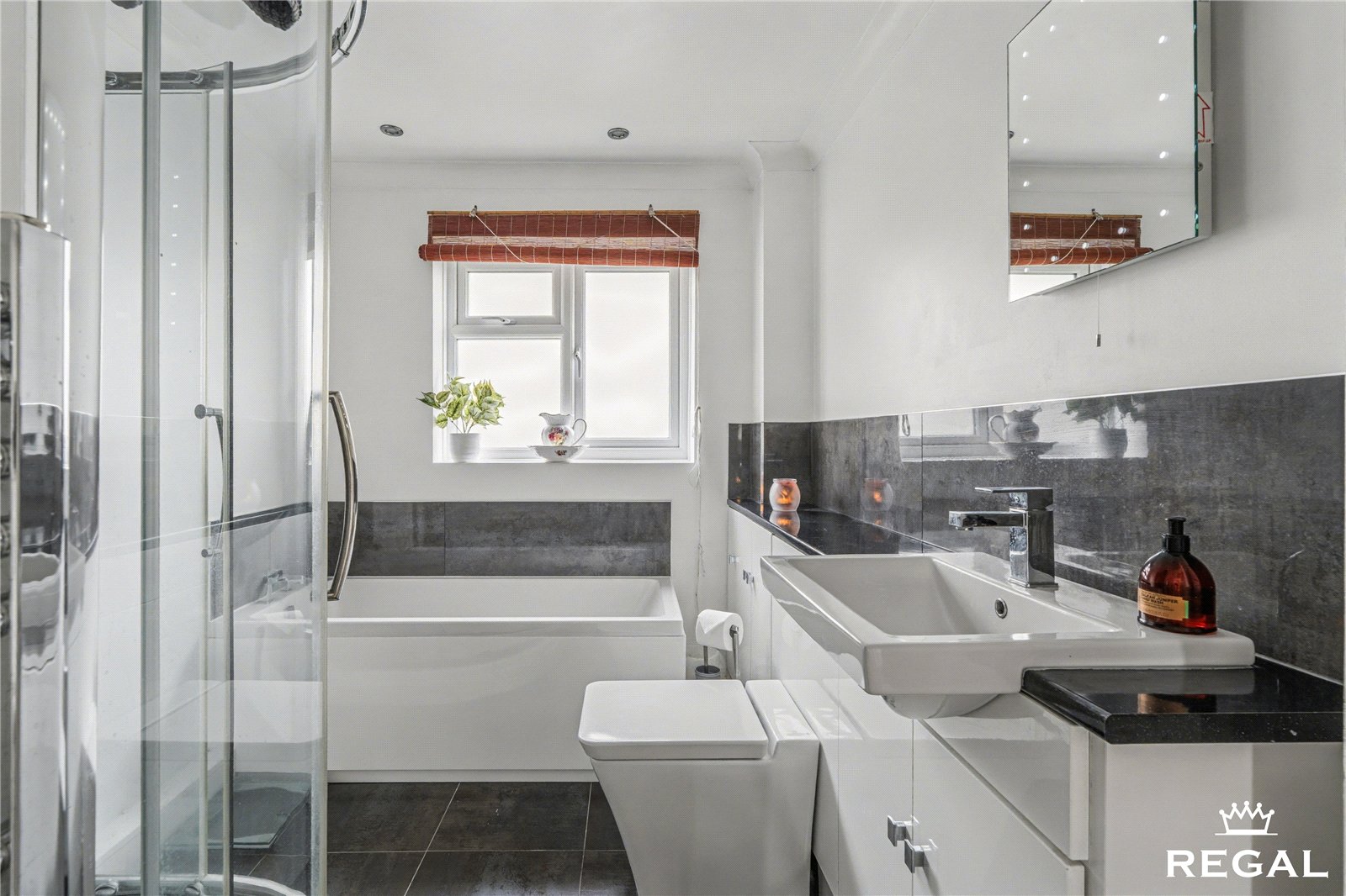 RLE260061_85.jpg Victoria Close, Locks Heath, Southampton, SO31 9NT