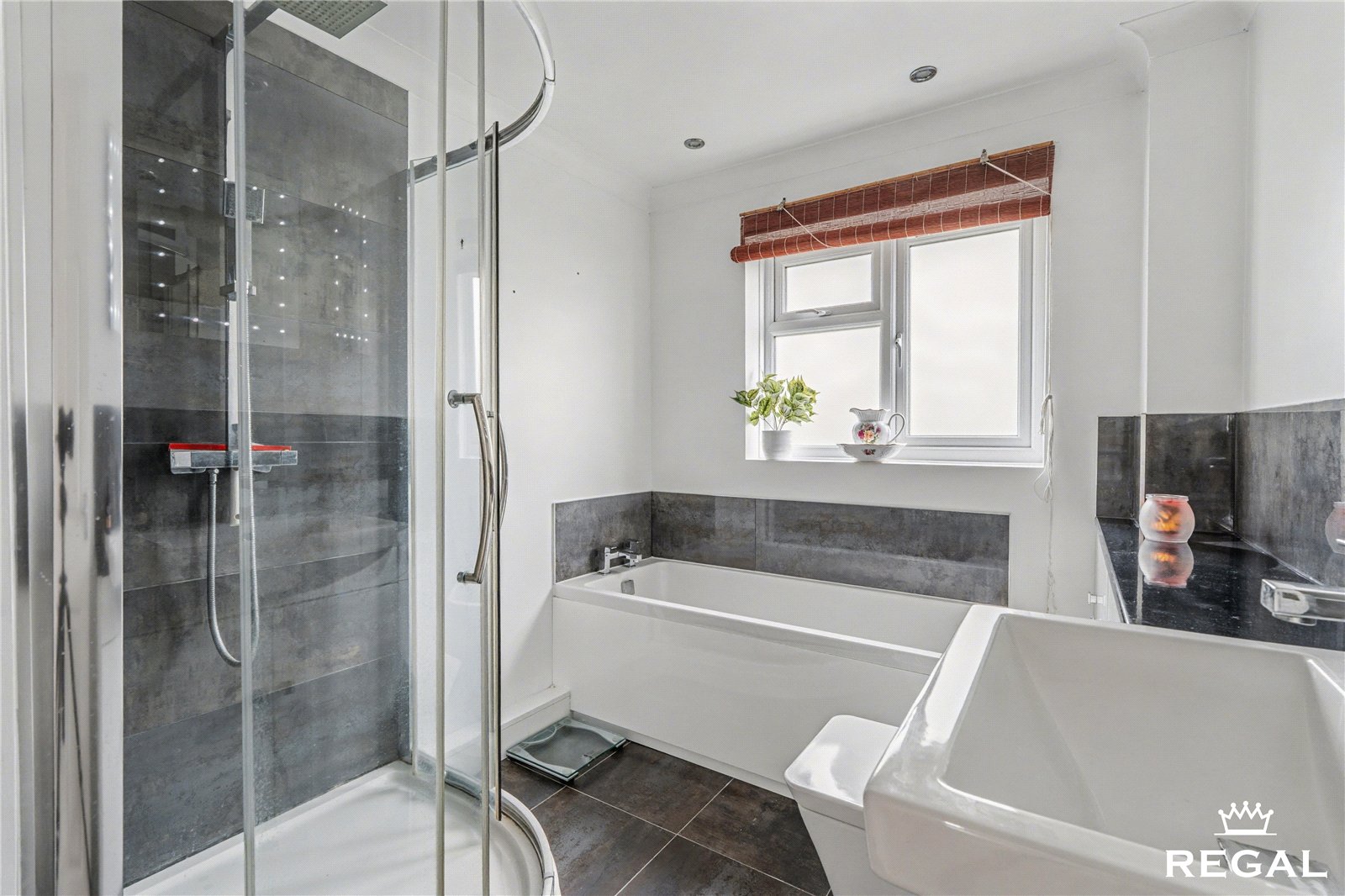 RLE260061_86.jpg Victoria Close, Locks Heath, Southampton, SO31 9NT