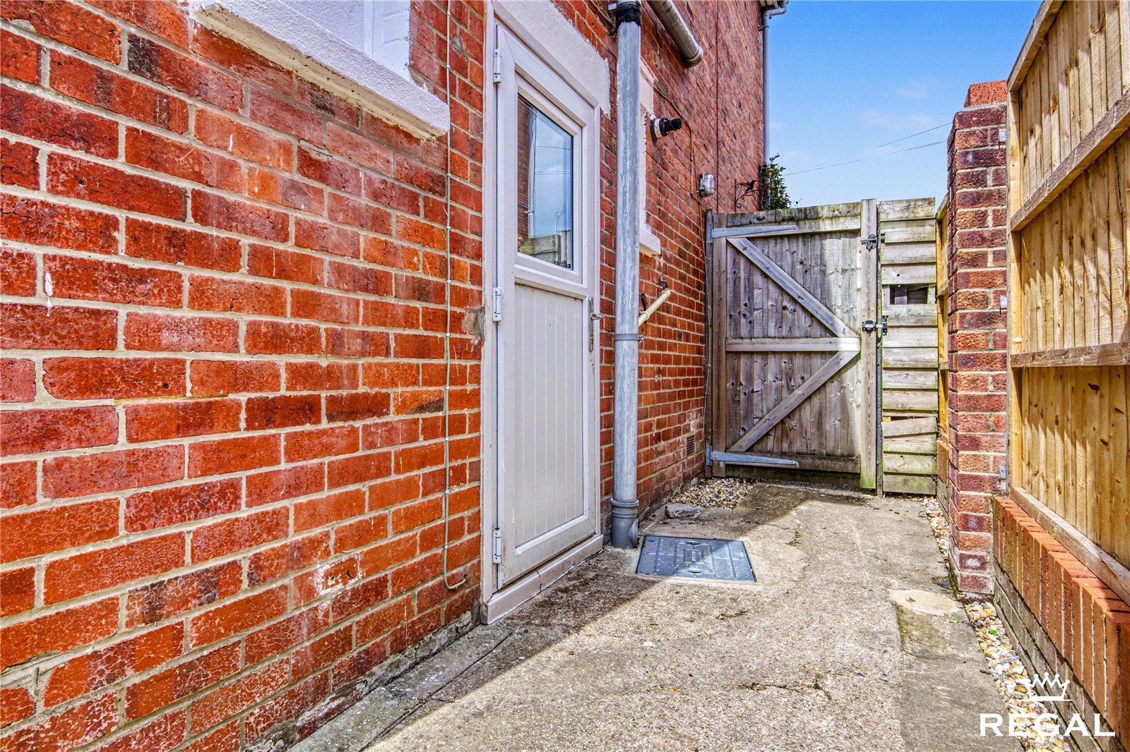 Picture No. 04 Lawn Road, Eastleigh, SO50 4GN