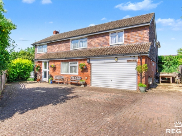 Lower Common Road, West Wellow, SO51 6BT