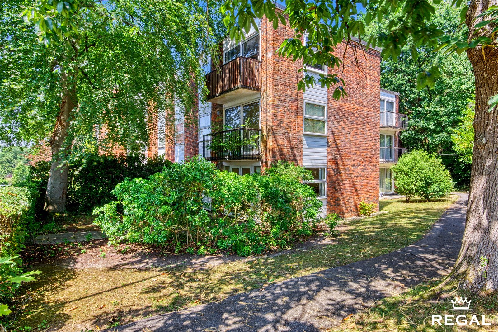 RLE260157_03.jpg Beech House, Lingwood Close, Bassett, SO16 7GF