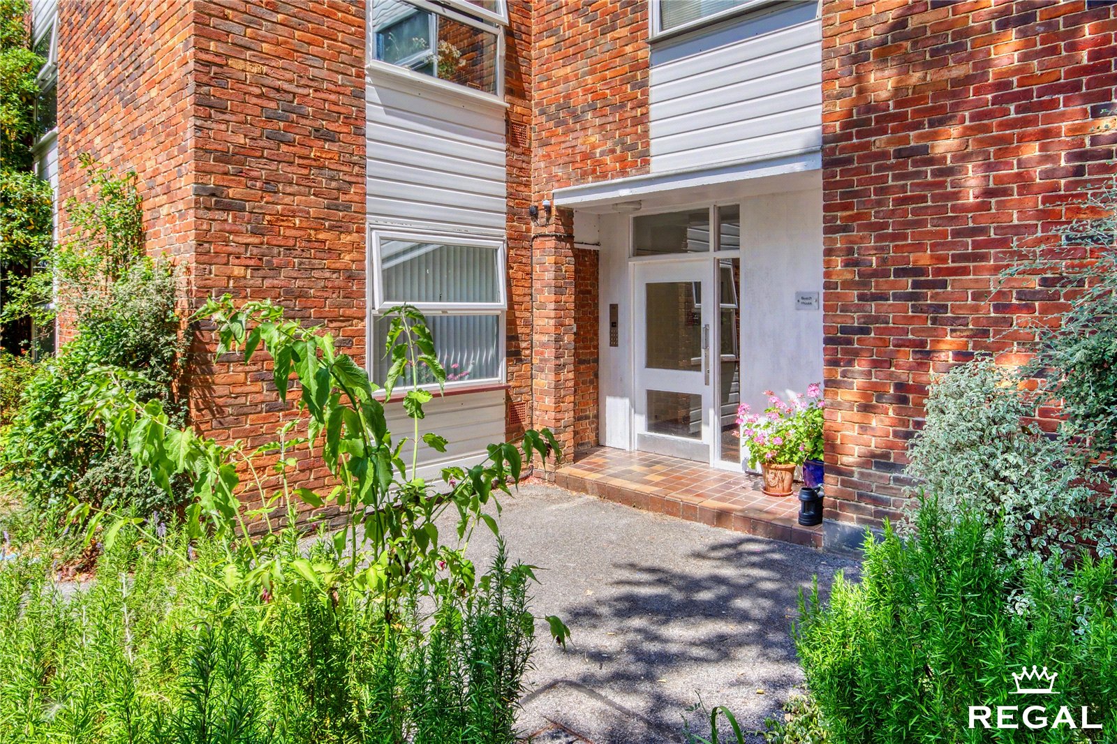 RLE260157_04.jpg Beech House, Lingwood Close, Bassett, SO16 7GF