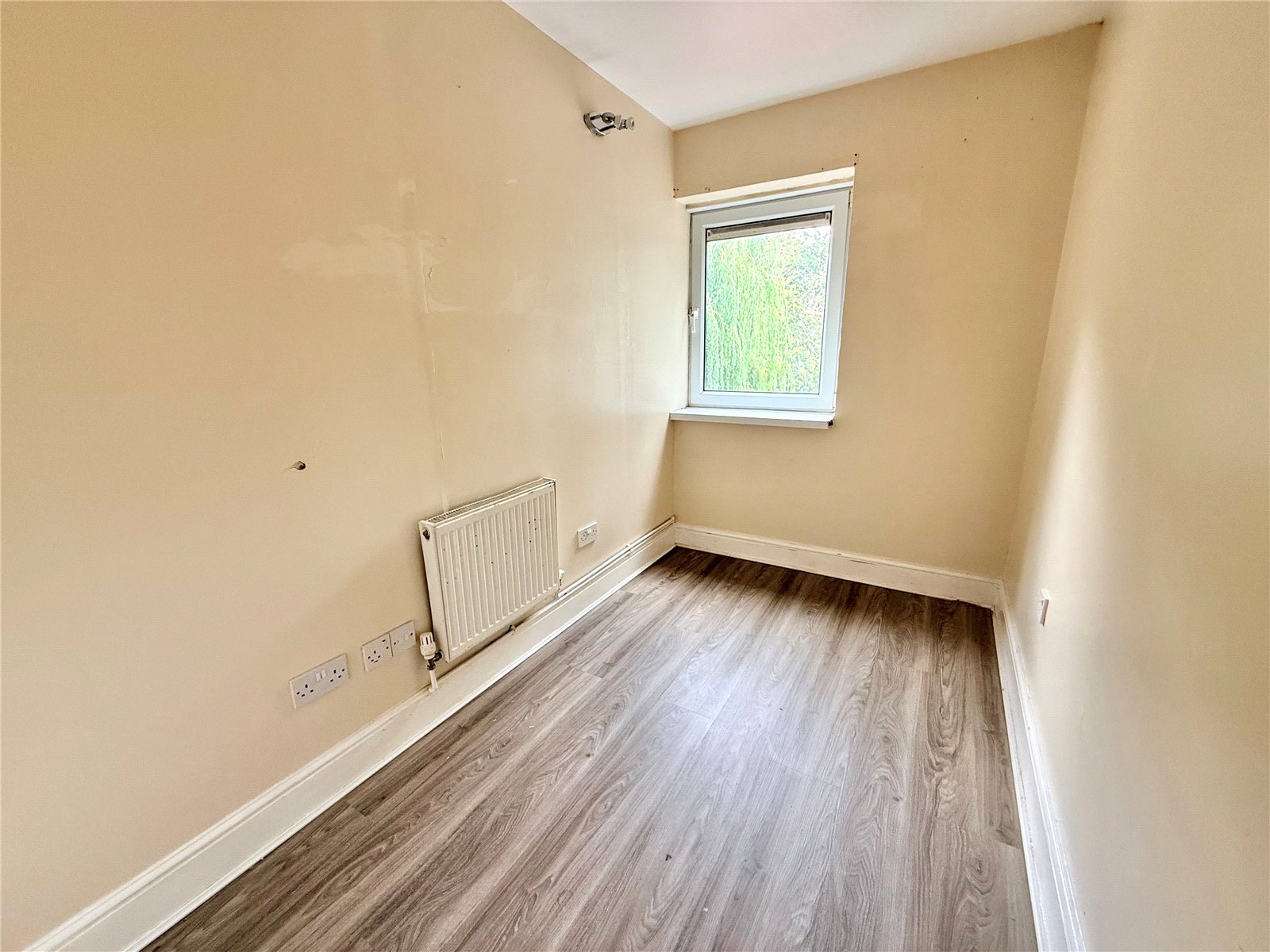 Kendal Avenue, Millbrook, Southampton, SO16 9LT