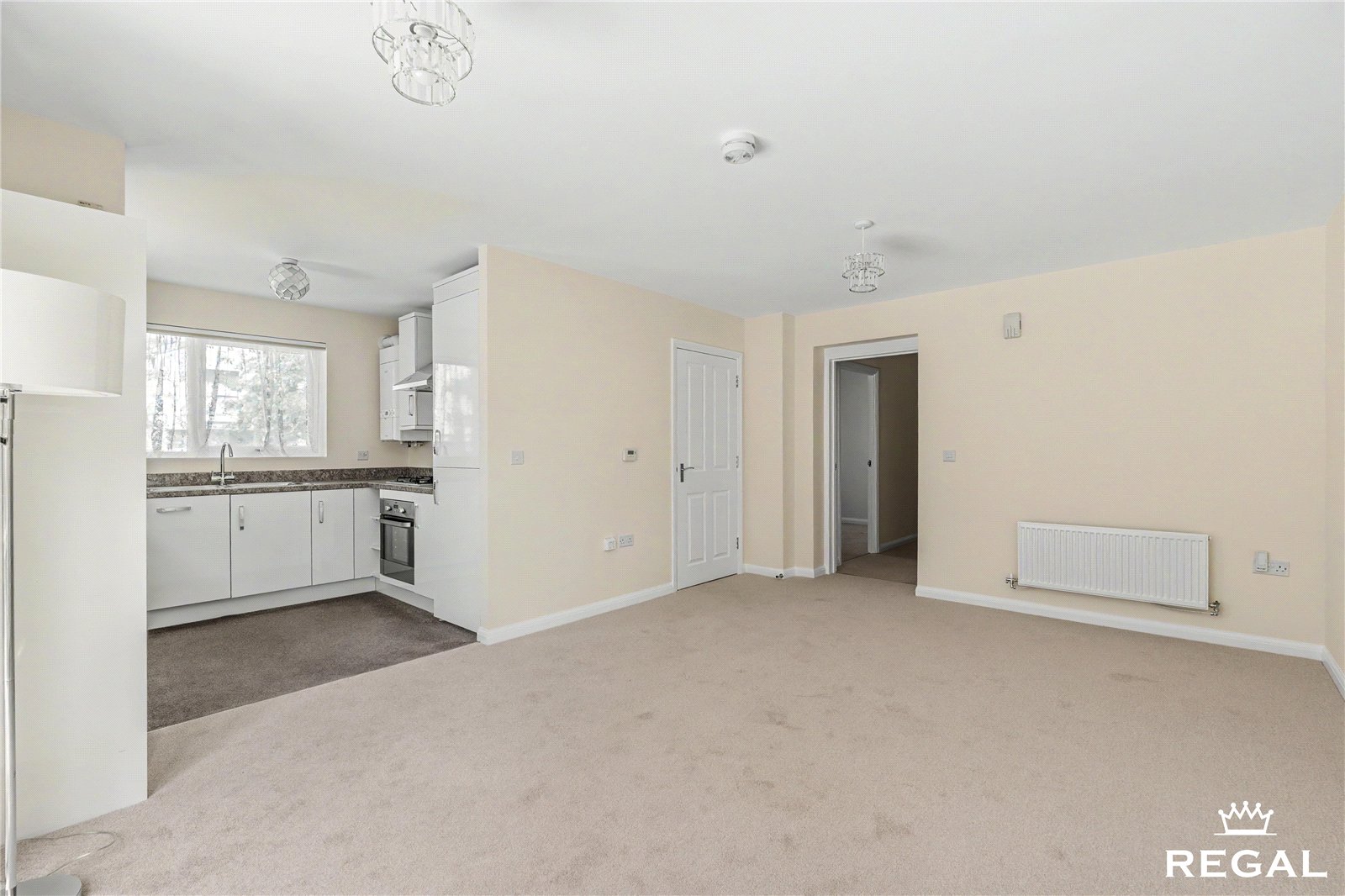 Picture No. 02 Ovington Gardens, Eastleigh, SO50 5FZ