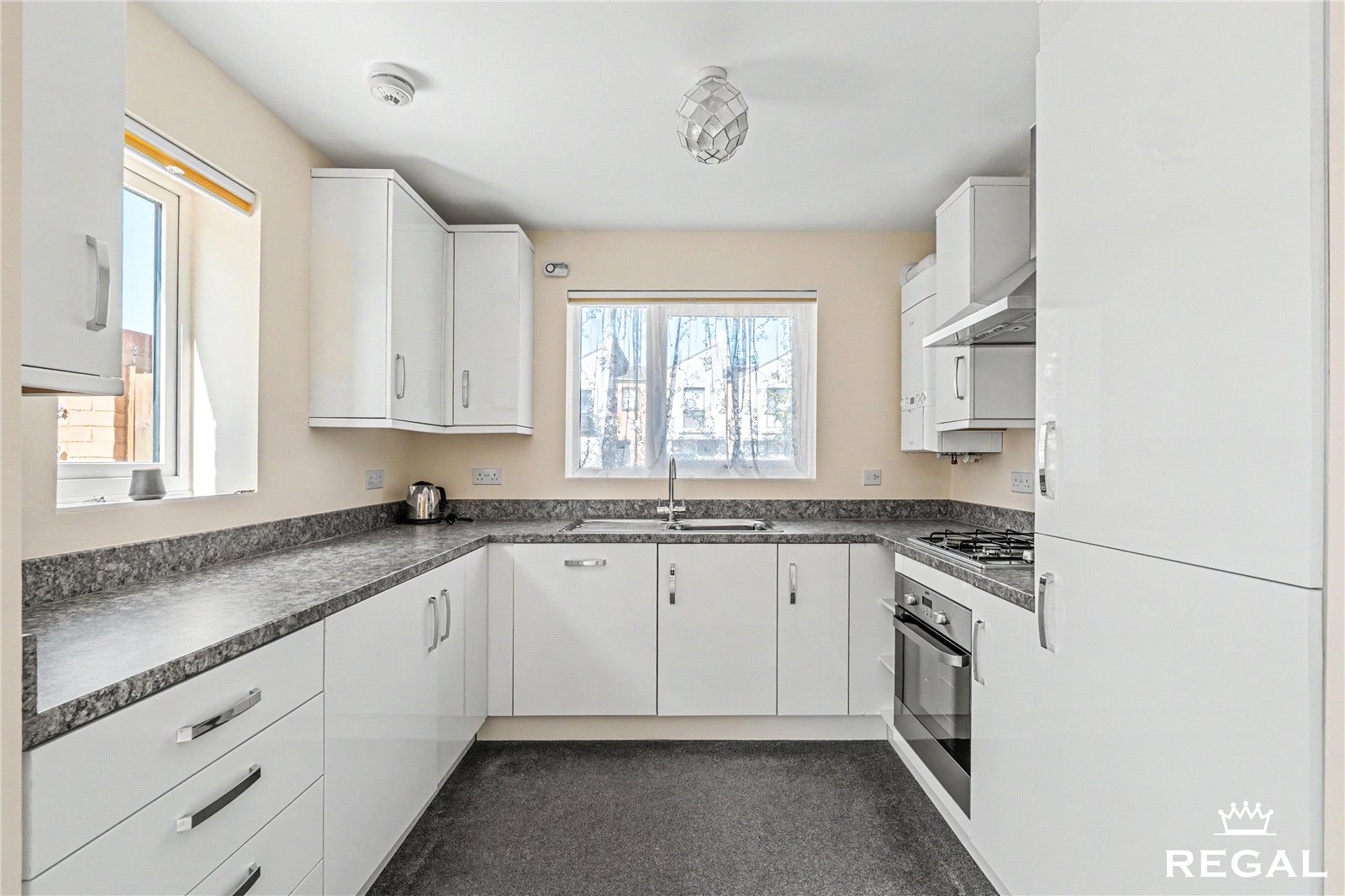 Picture No. 05 Ovington Gardens, Eastleigh, SO50 5FZ
