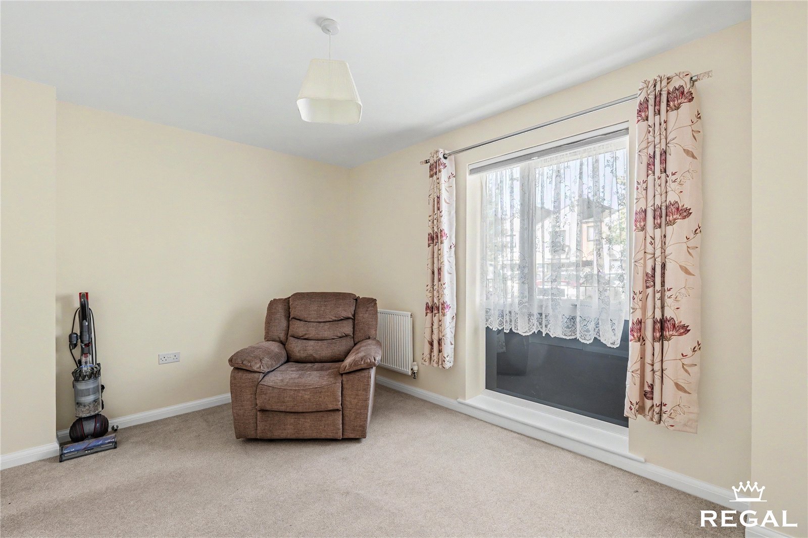 Picture No. 09 Ovington Gardens, Eastleigh, SO50 5FZ