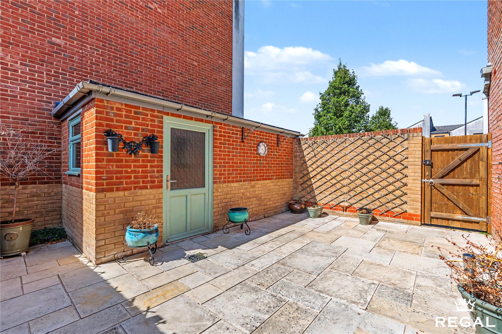 Picture No. 16 Ovington Gardens, Eastleigh, SO50 5FZ