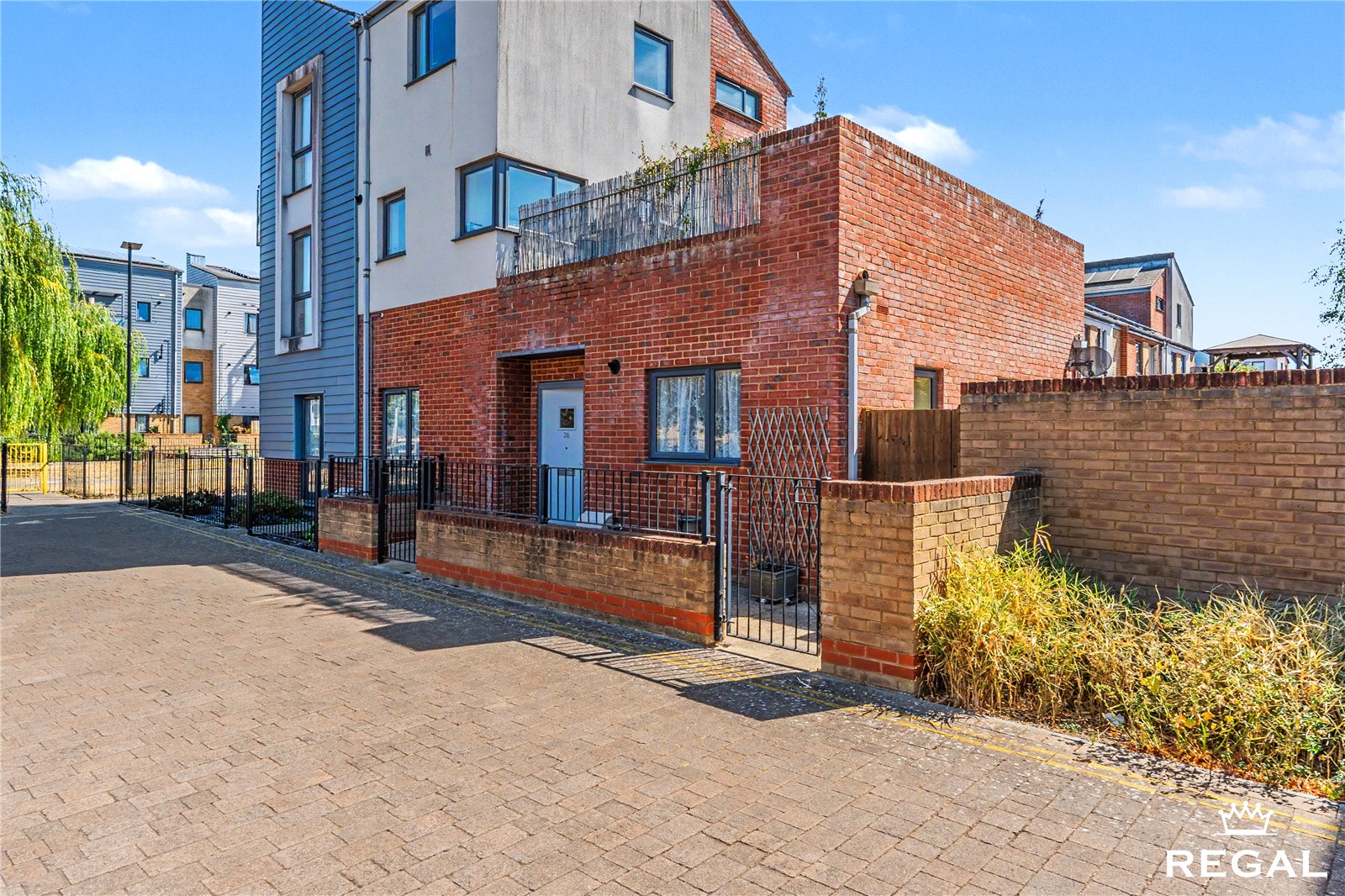 Picture No. 23 Ovington Gardens, Eastleigh, SO50 5FZ