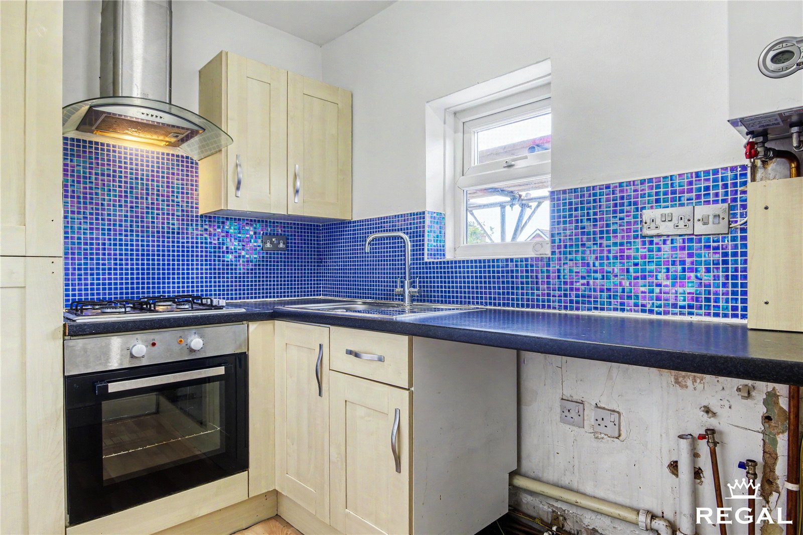 Picture No. 15 Malmesbury Park Road, Charminster, Bournemouth, BH8 8PX