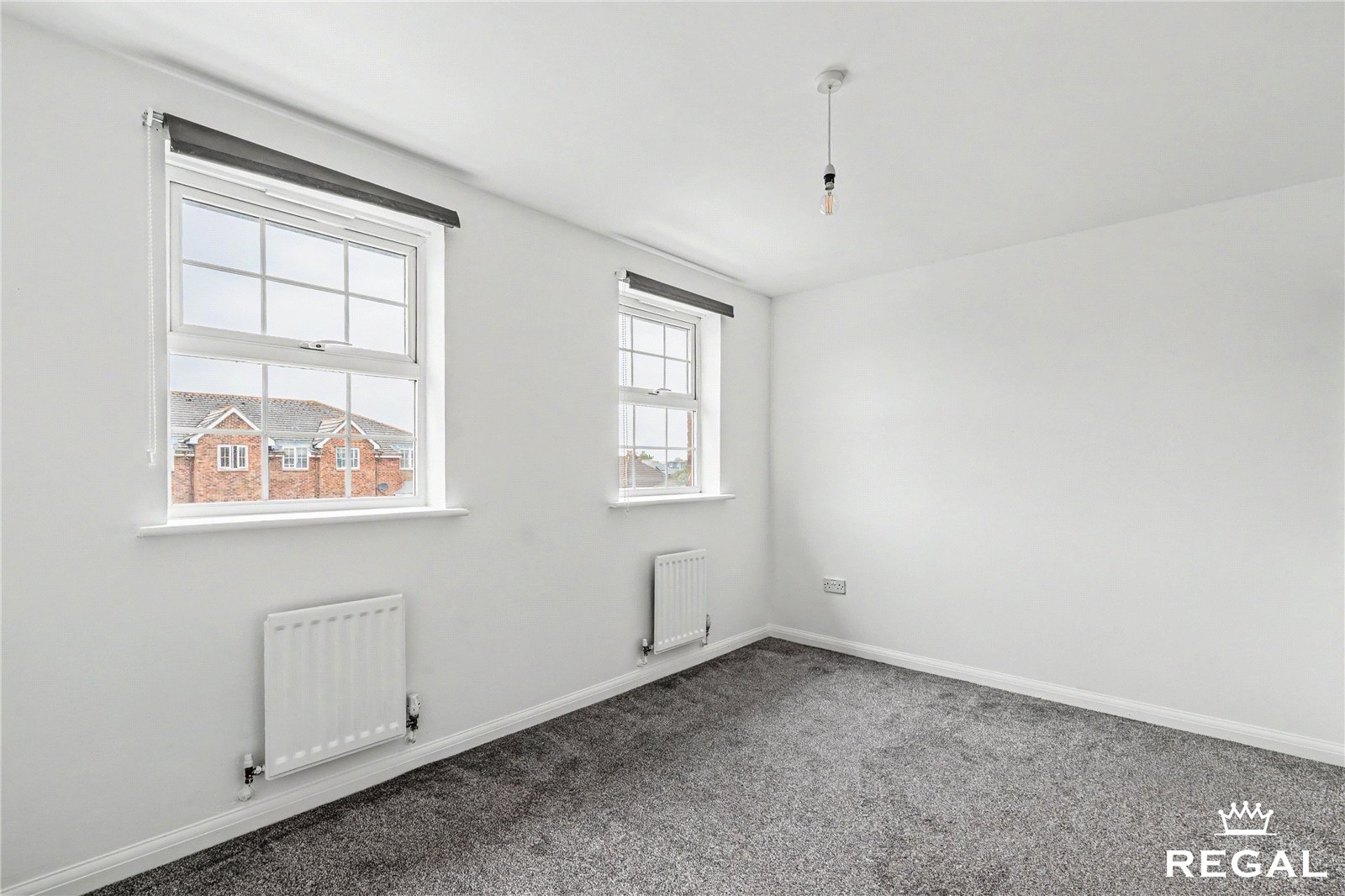 Picture No. 01 Avro Close, Regents Park, Southampton, SO15 4AE
