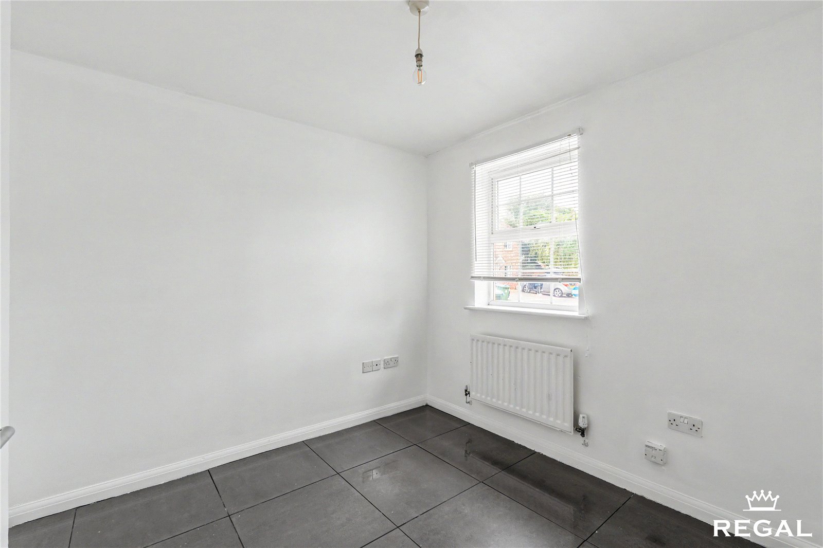 Picture No. 14 Avro Close, Regents Park, Southampton, SO15 4AE