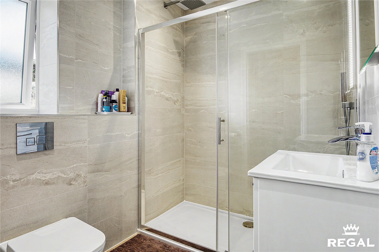 Picture No. 36 Barrow View Farm Cottage, Broad Oak, Sturminster Newton, DT10 2HG