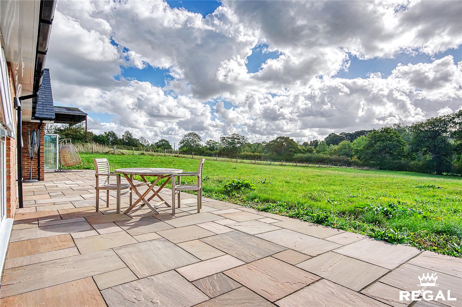 Picture No. 37 Barrow View Farm Cottage, Broad Oak, Sturminster Newton, DT10 2HG